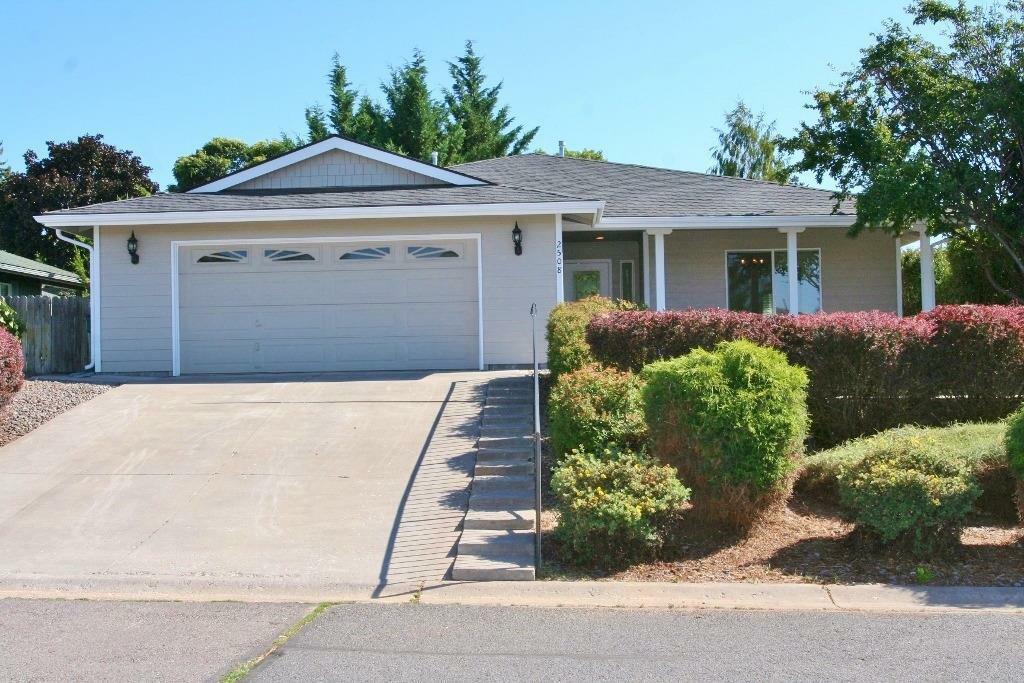 Property Photo:  2508 Chantal Avenue  OR 97601 