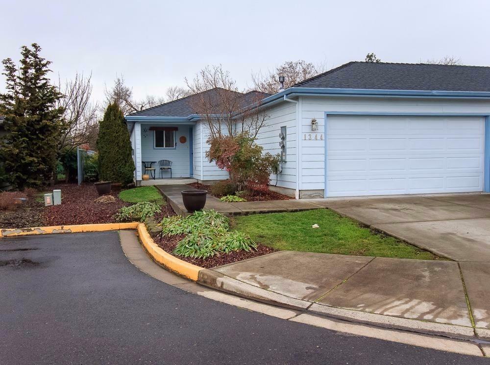 Property Photo: 1344 Benjamin Court OR 97502