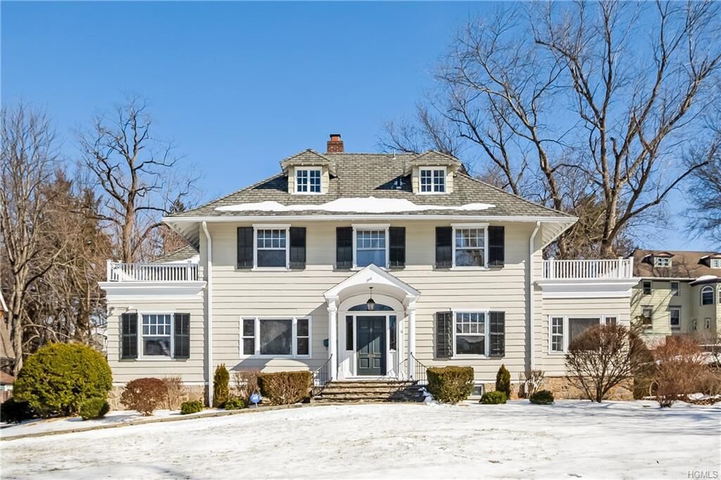 Property Photo:  6 New York Avenue  NY 10606 
