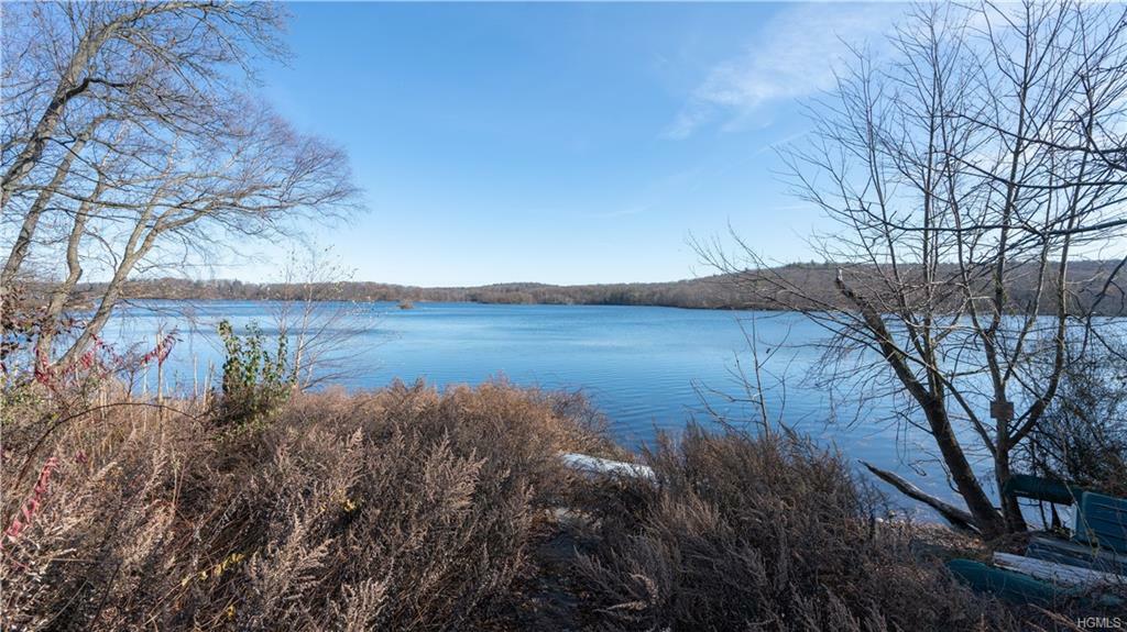 Property Photo:  48 Lakeview Drive  NY 10950 