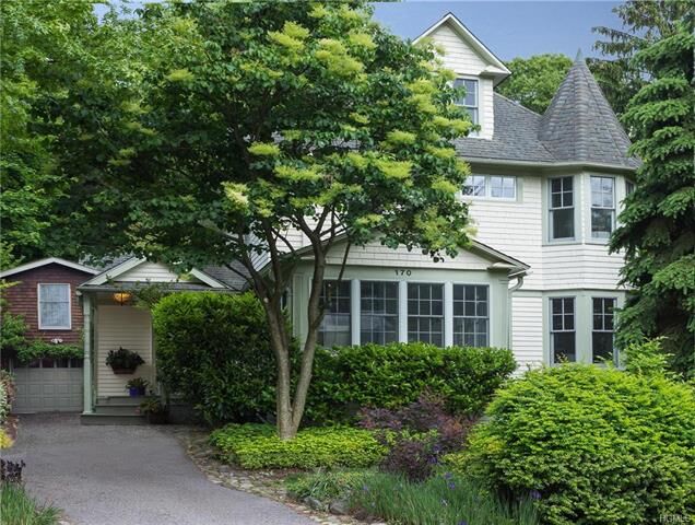 Property Photo:  170 Edgars Lane  NY 10706 