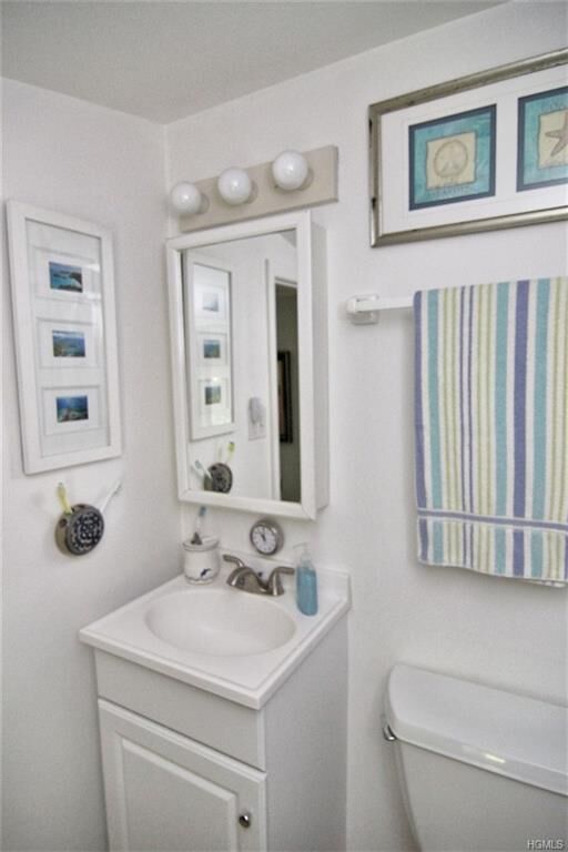 Property Photo:  41 Hempstead Road  NY 10977 