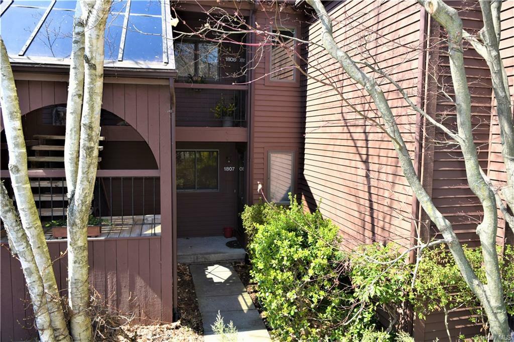 Property Photo:  1807 Eagle Bay Drive  NY 10562 