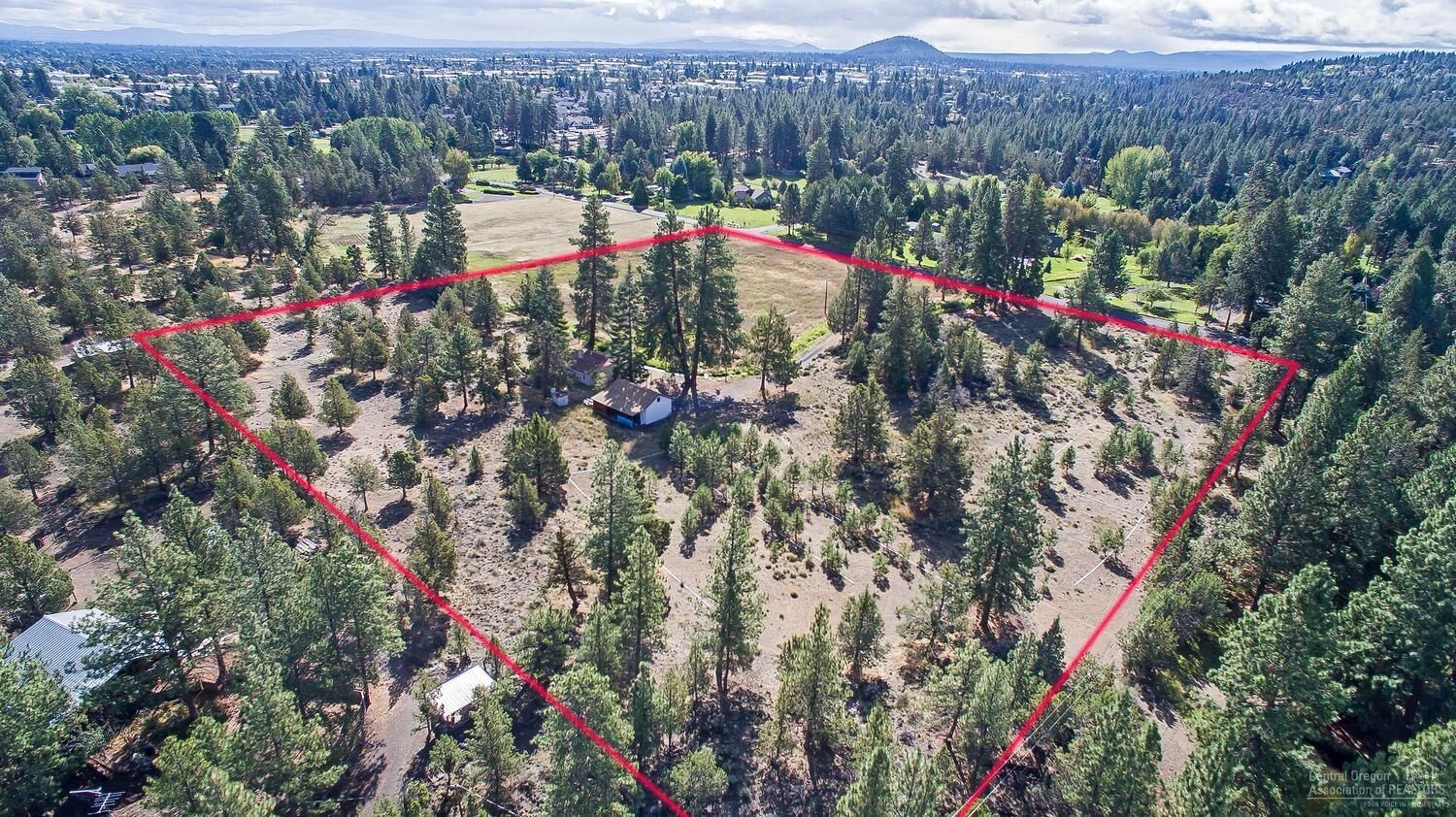 Property Photo:  20070 Glen Vista Road  OR 97703 