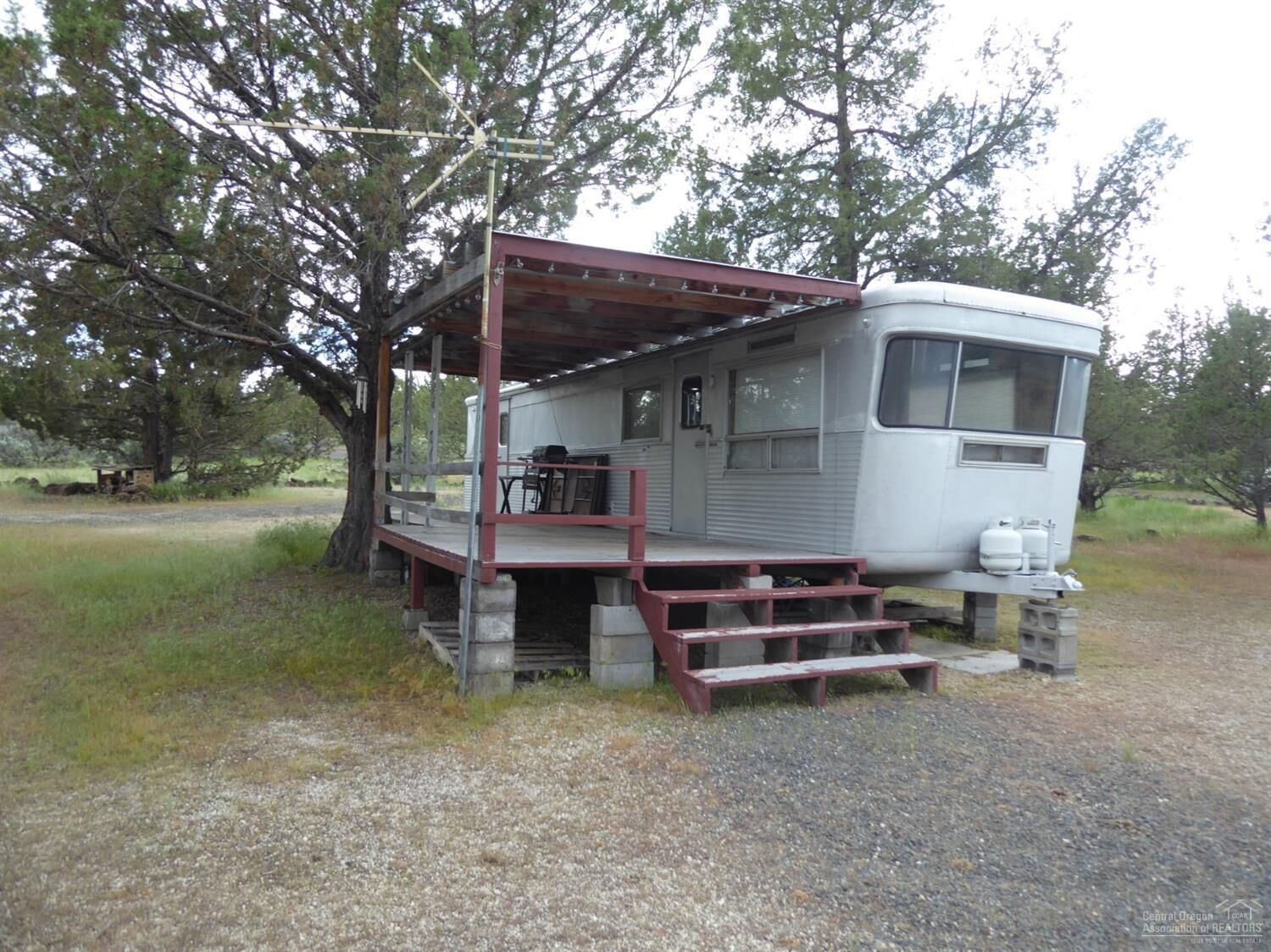 Property Photo: 5477 SW Sagebrush Drive OR 97734