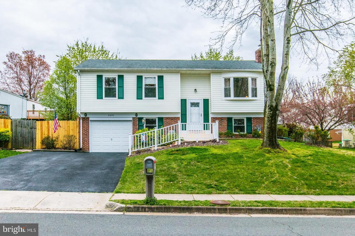 Property Photo: 5691 Rowser Drive VA 22193