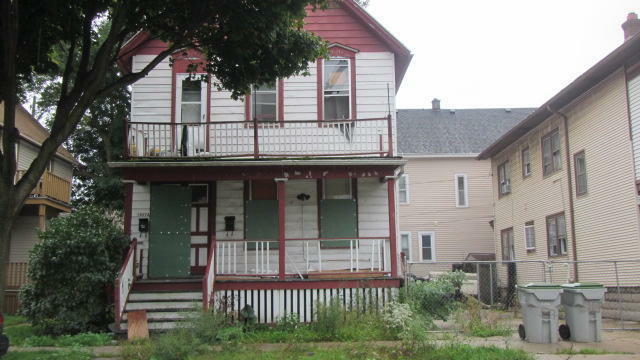 Property Photo: 1827 W Scott St WI 53204