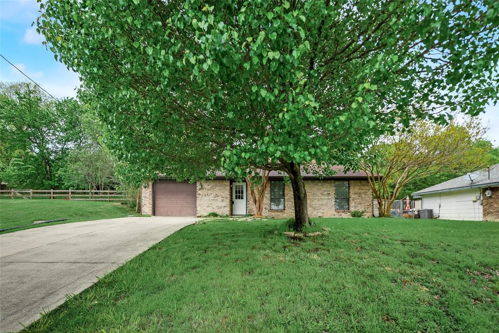 Property Photo:  515 Shore Drive  TX 75098 