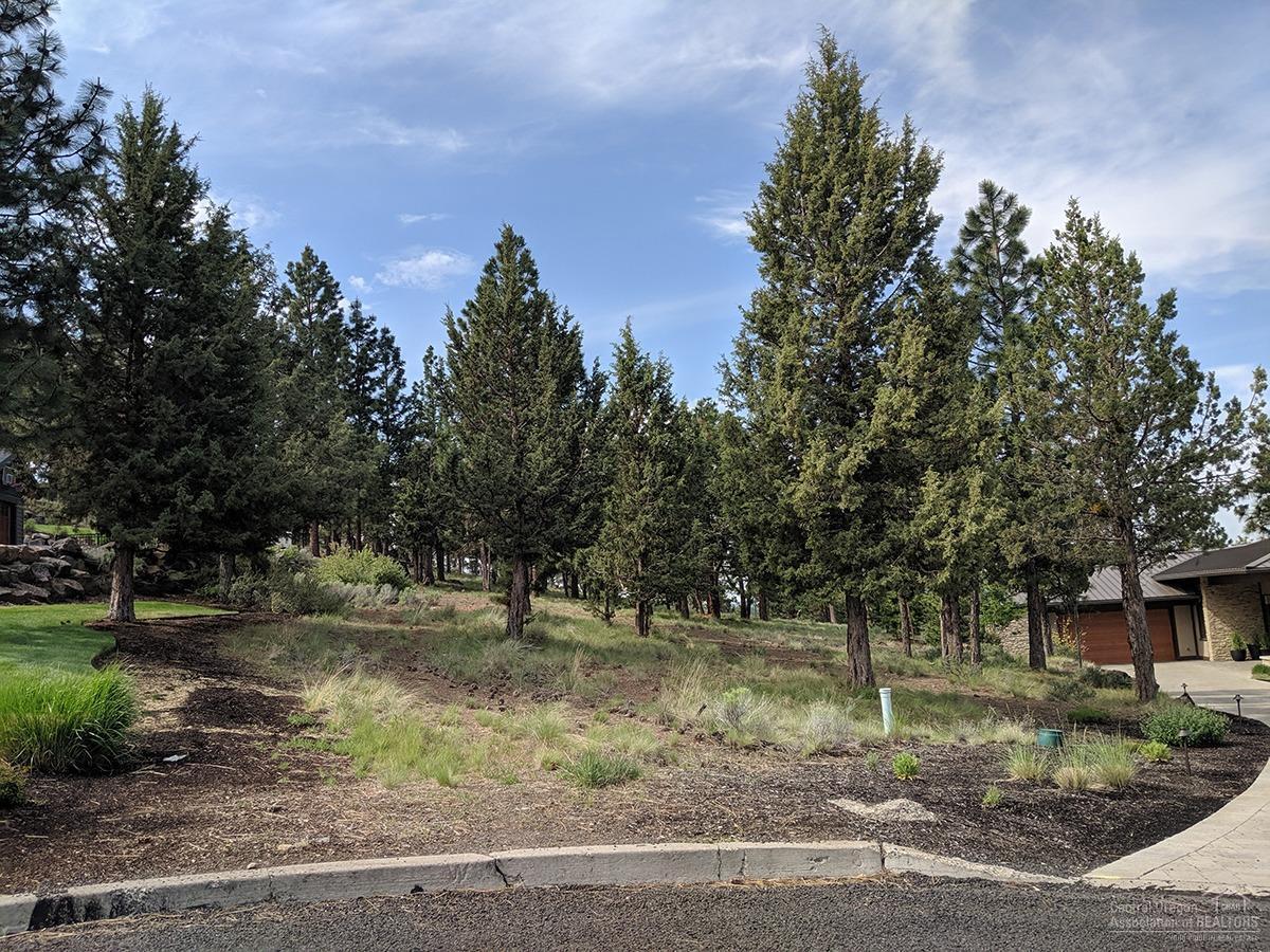 Property Photo: 3110 NW Metke Place OR 97703