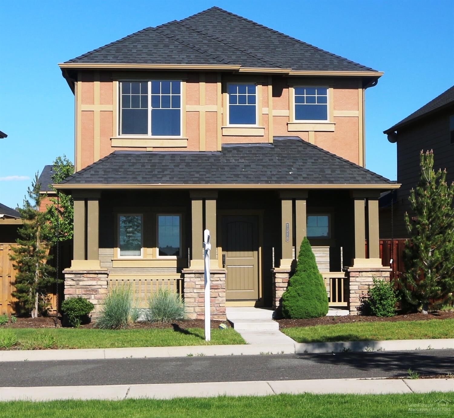 Property Photo:  1318 NE Carson Street  OR 97754 