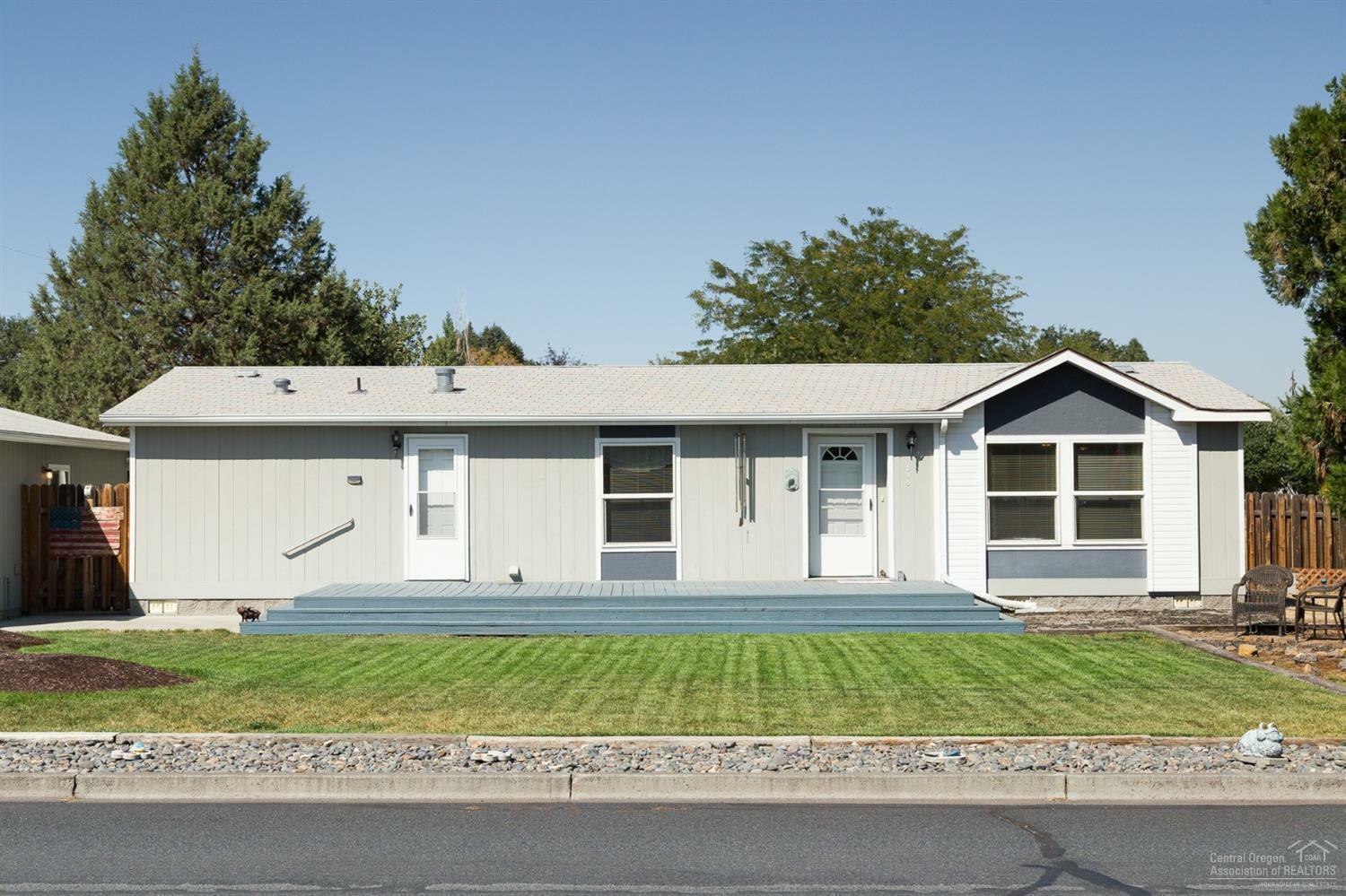 Property Photo:  815 NW Jackpine Avenue  OR 97756 