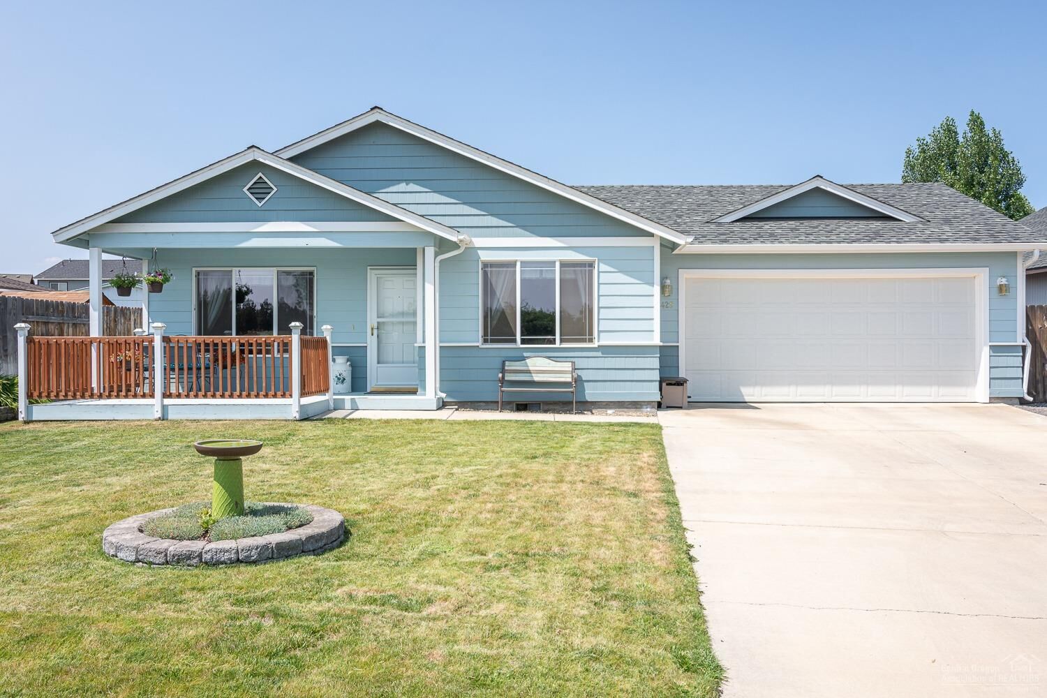 Property Photo: 2425 NE 9th Street OR 97756