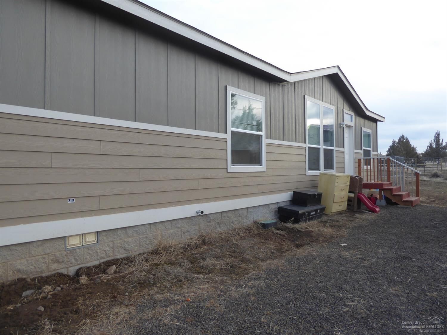 Property Photo: 8975 SW Pasture Court OR 97760