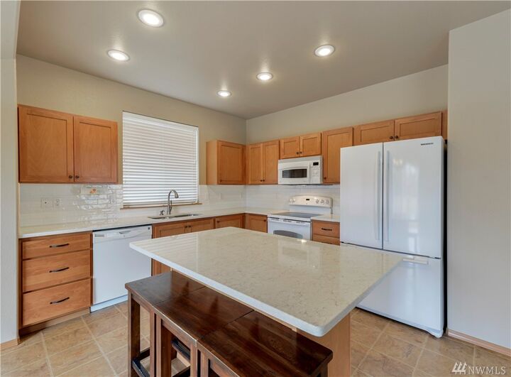 Property Photo:  7718  162nd Street E  WA 98375 