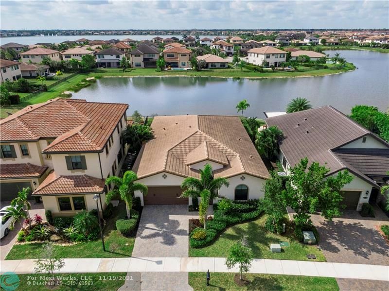 Property Photo:  11340 Watercrest Cir E  FL 33076 