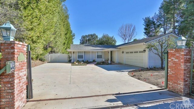 Property Photo:  5520 Fairview Place  CA 91301 