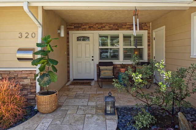 Property Photo:  320 S Brent Street  CA 93003 