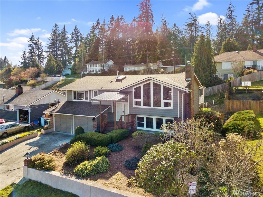 Property Photo: 7414 Heather Way WA 98203
