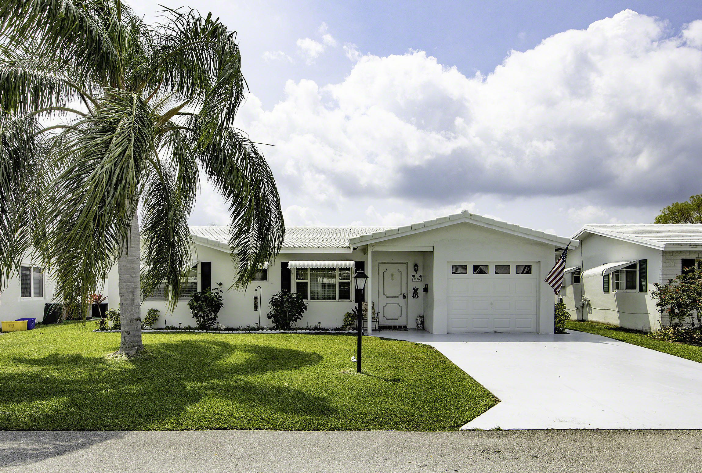 Property Photo:  1100 Leisure Lane  FL 33426 