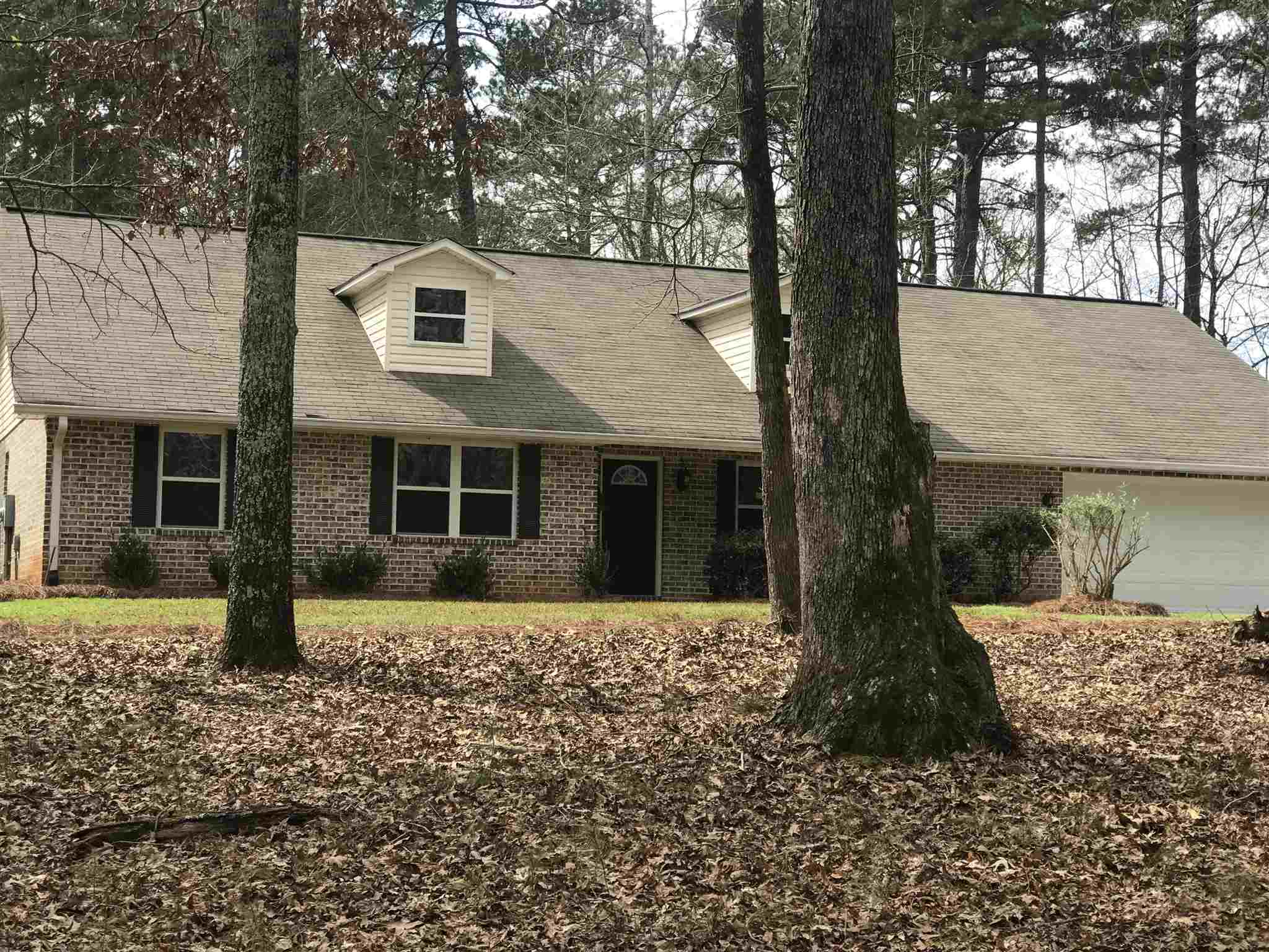 Property Photo: 1041 Eagle Bluff Court GA 30642