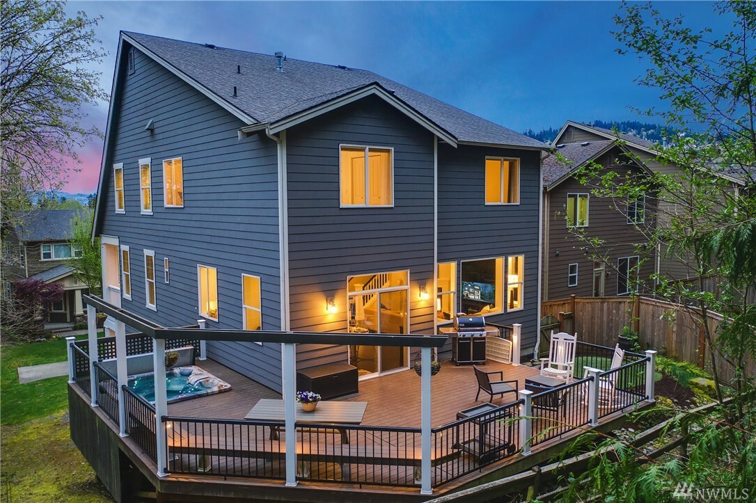 Property Photo: 16159 SE 51st Place WA 98006