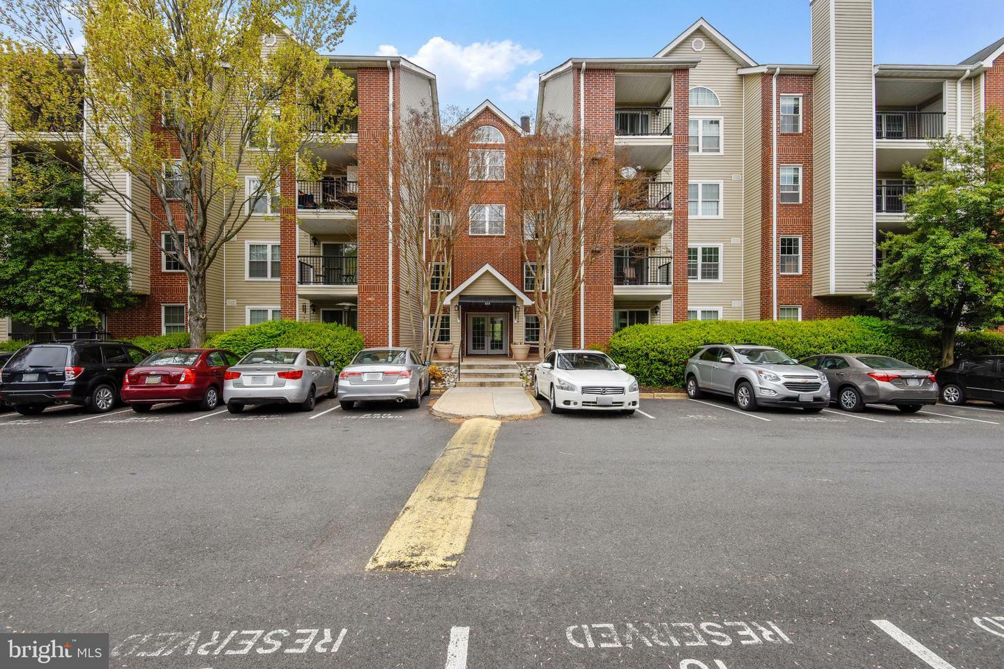 Property Photo:  3315 Wyndham Circle 3227  VA 22302 