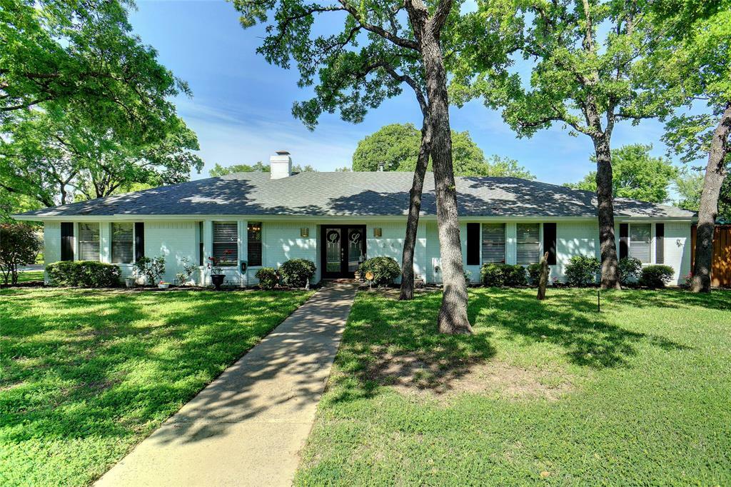 Property Photo:  2415 Southridge Drive  TX 76205 