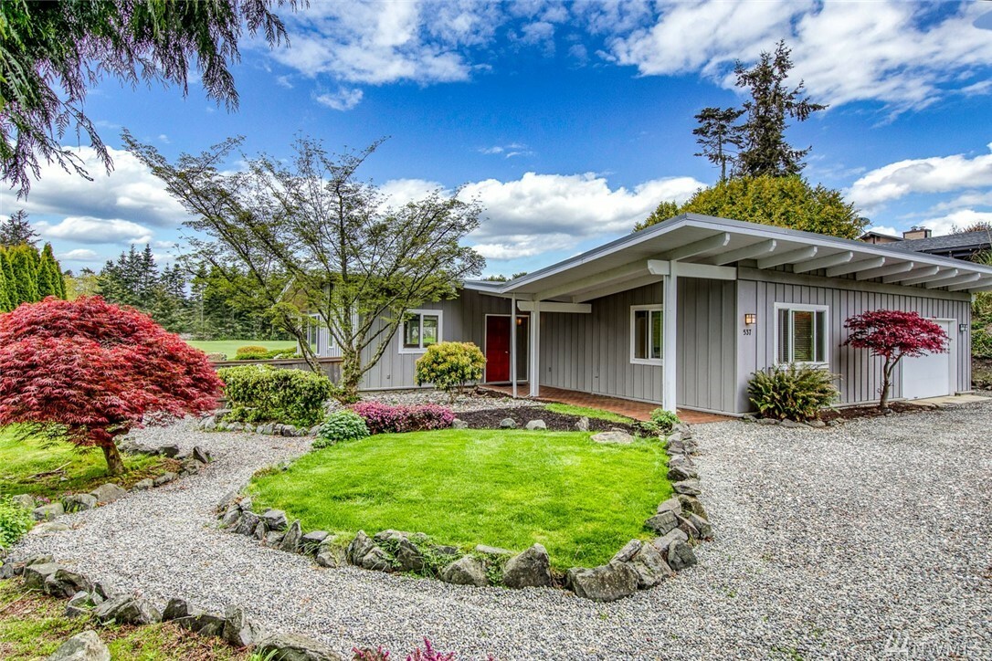 Property Photo:  537 Cherry Ave  WA 98110 