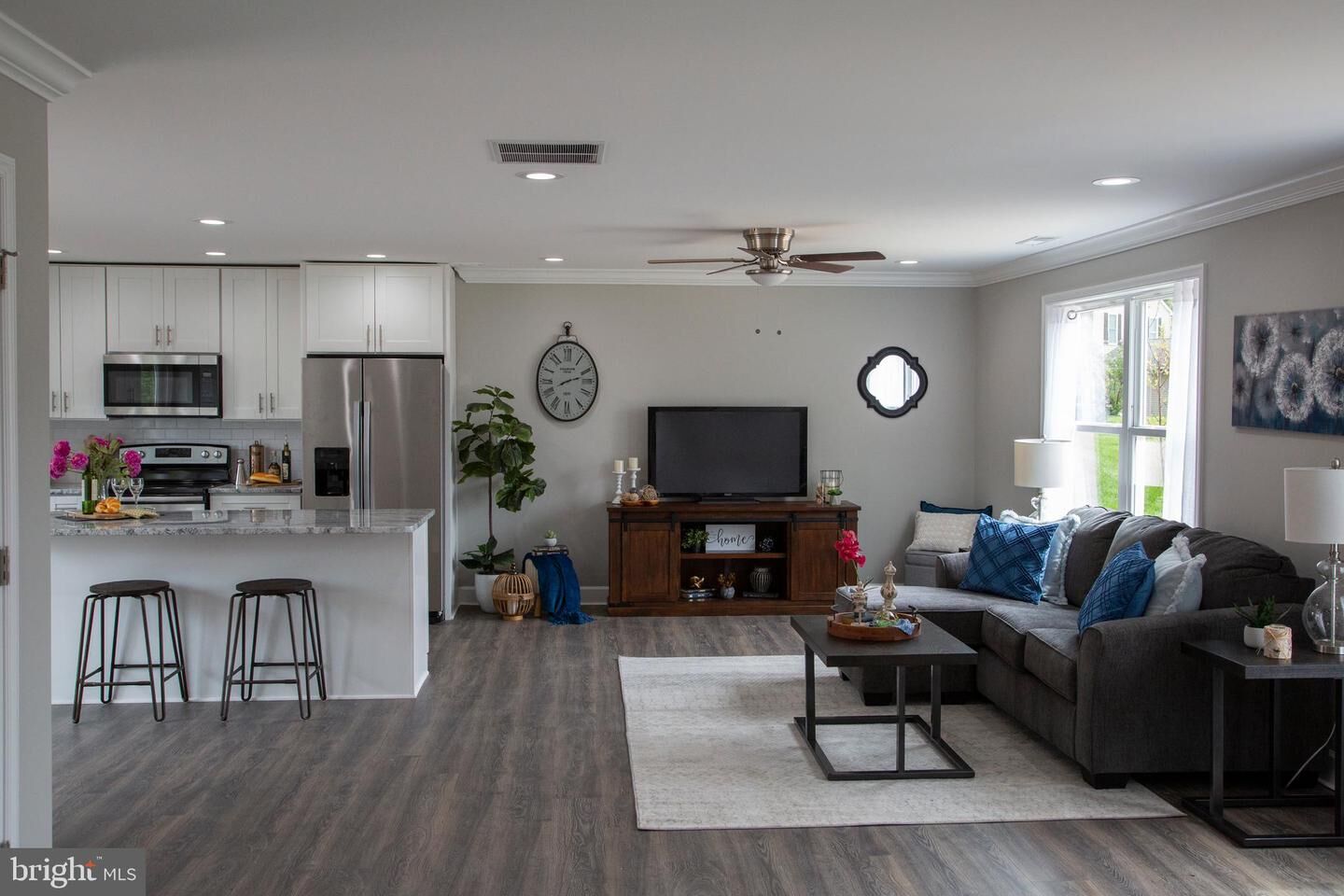 Property Photo: 206 Thornridge Drive PA 19054