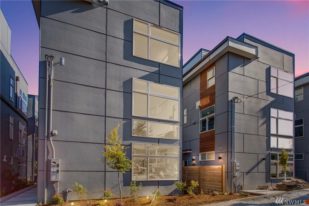 Property Photo: 726 C Martin Luther King Junior Way WA 98122