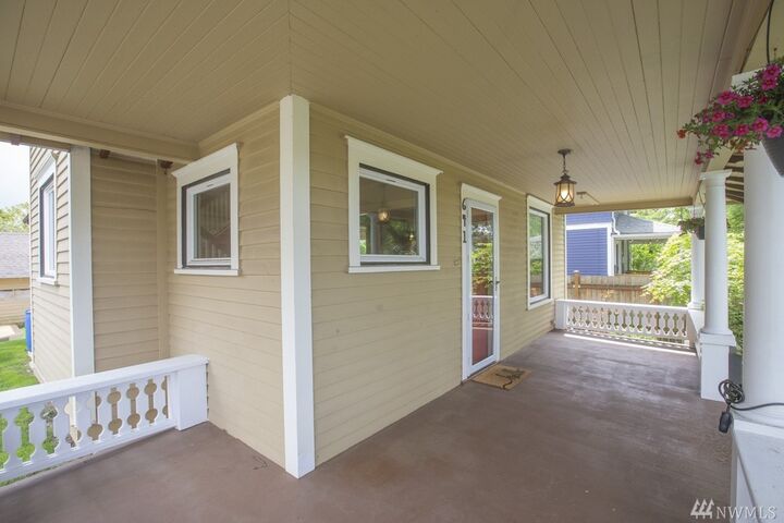 Property Photo:  641 S Steele Street  WA 98405 