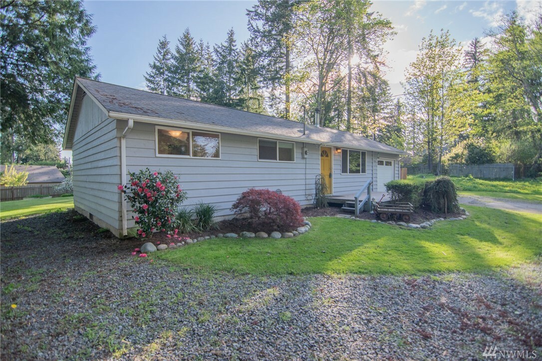 Property Photo:  3506 Fender Dr  WA 98087 