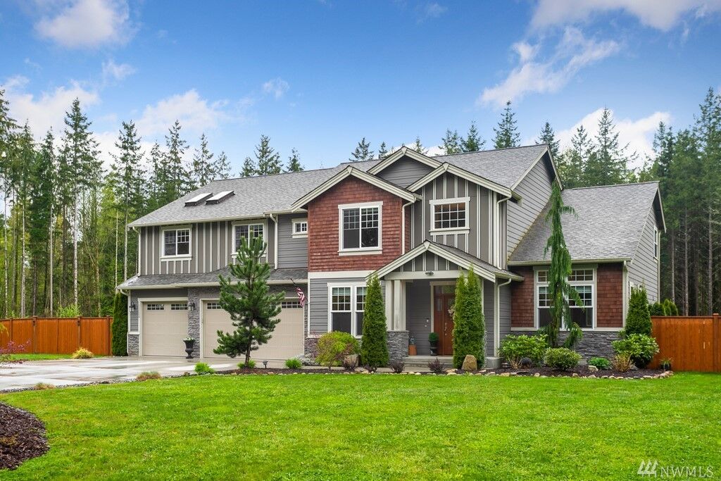 Property Photo: 11124 137th Avenue NE WA 98258