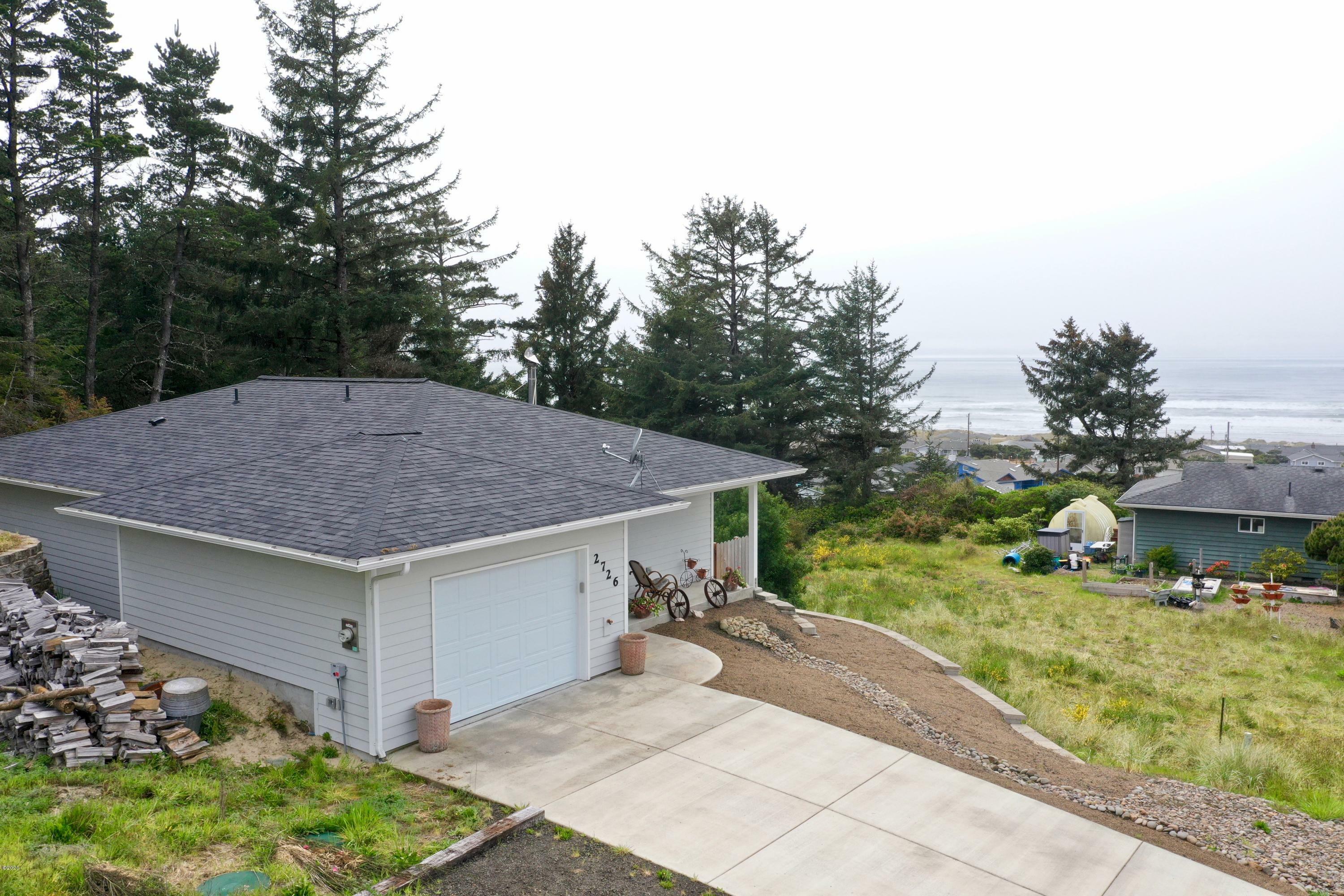 Property Photo:  2726 NW Seafarer Ct  OR 97394 