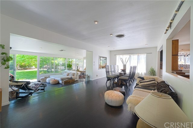 Property Photo:  5730 Lemona Avenue  CA 91411 