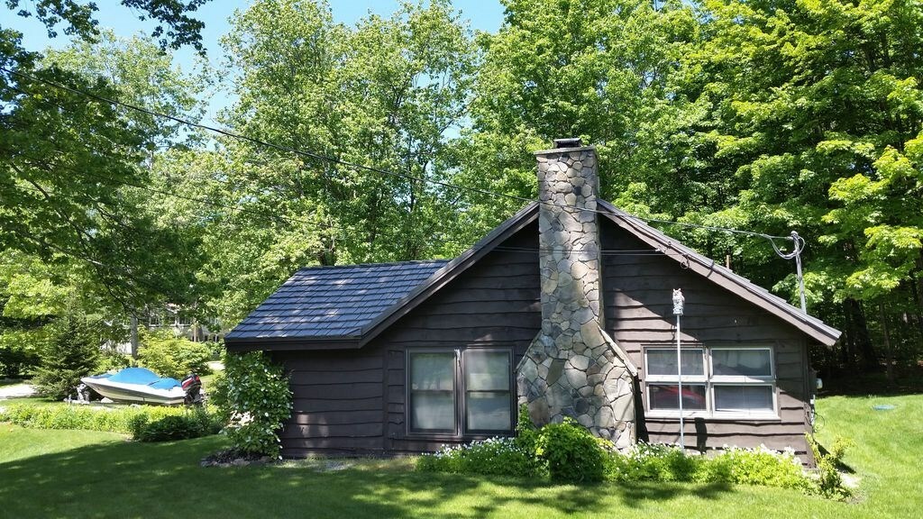 Property Photo:  9 Emerson Drive  NH 03225 