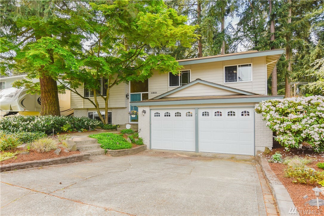 Property Photo: 11821 NE 155th St WA 98011