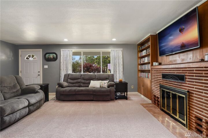 Property Photo: 1543 SW Kelly Ave WA 98532