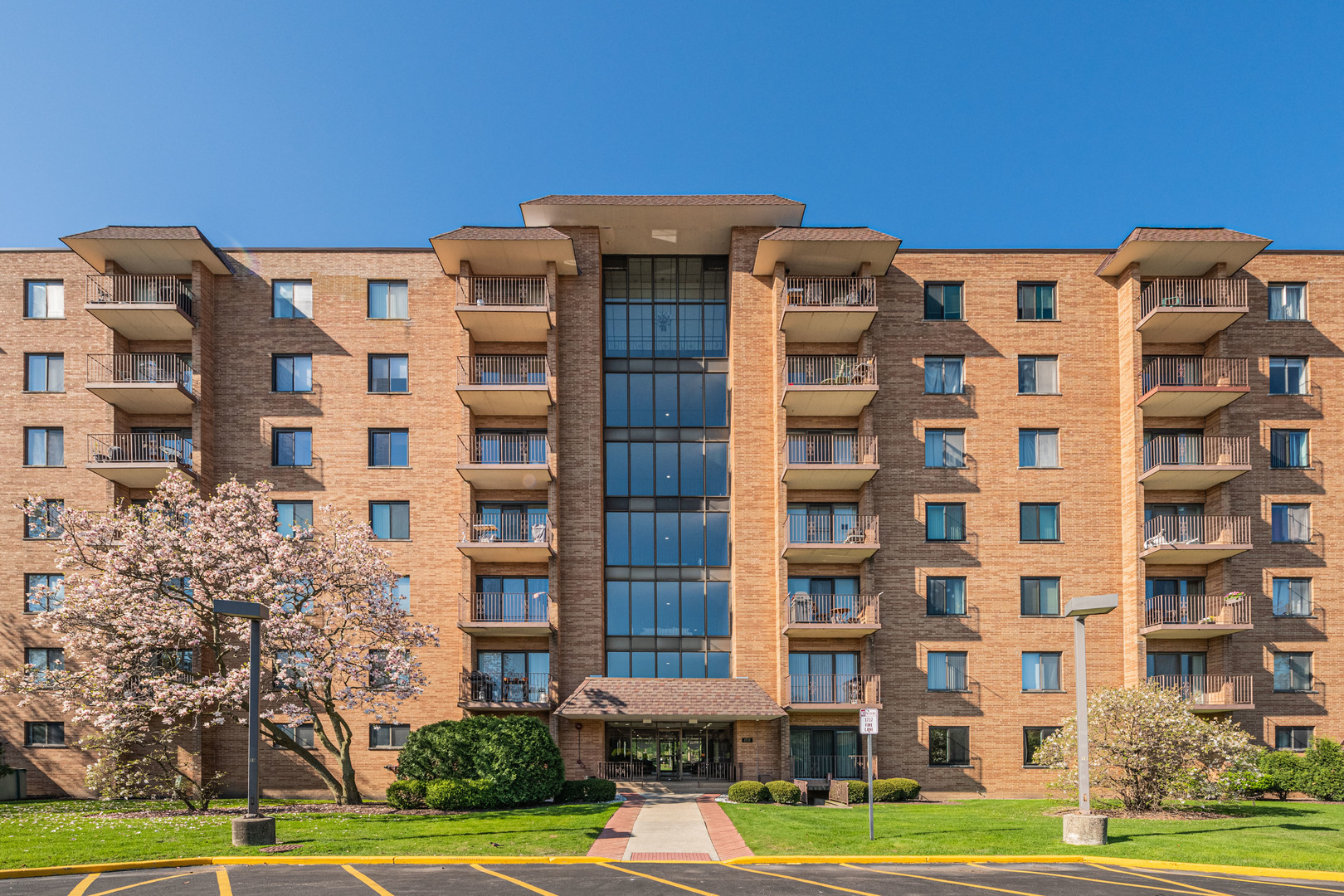 Property Photo: 1717 West Crystal Lane 403 IL 60056