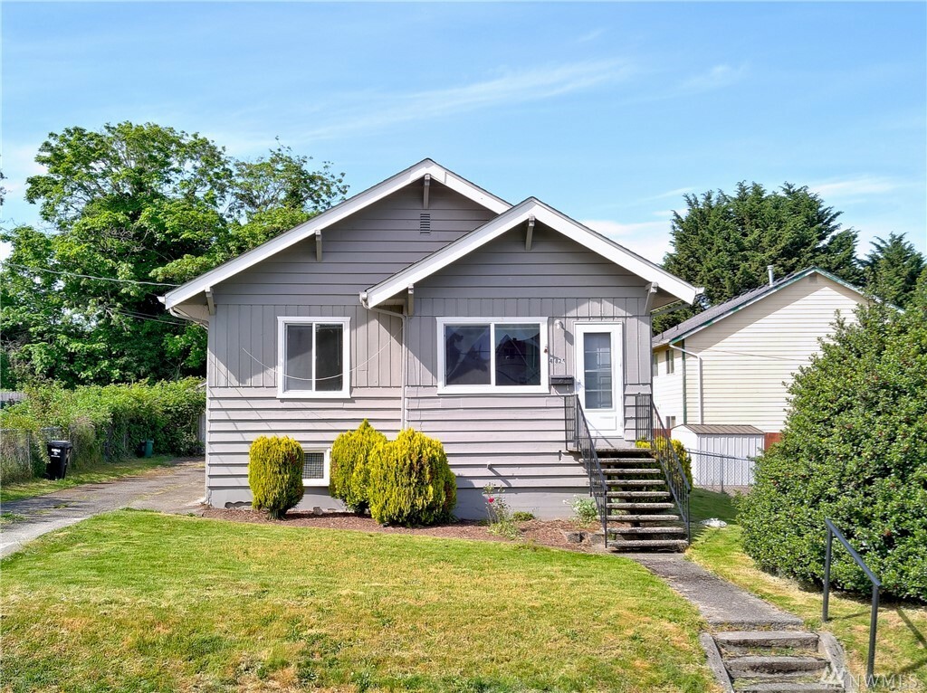 Property Photo:  4824 S Austin St  WA 98118 