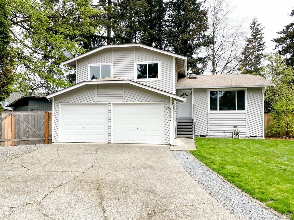 Property Photo:  26502 168th Place SE  WA 98042 