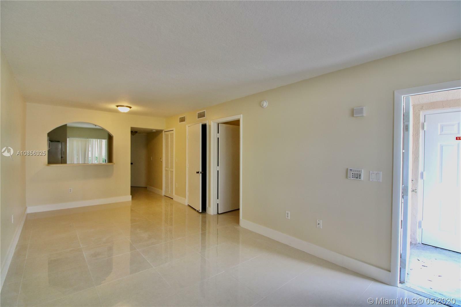 Property Photo:  1270 SE 28th Ct 102  FL 33035 