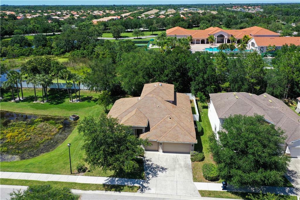 Property Photo:  4227 67th Avenue Circle E  FL 34243 