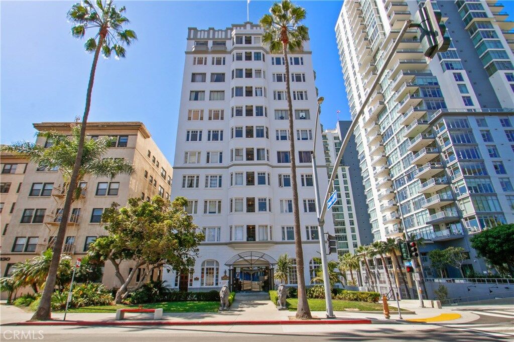 Property Photo: 360 W Ocean Boulevard 1004 CA 90802