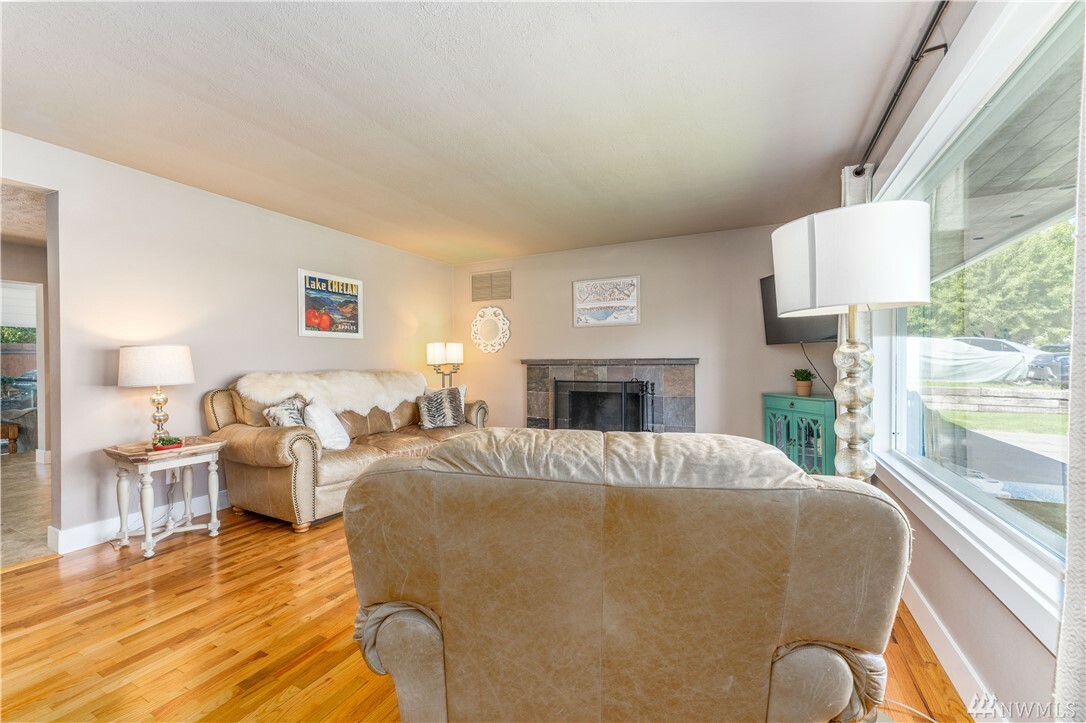 Property Photo: 1231 Lois Place WA 98801