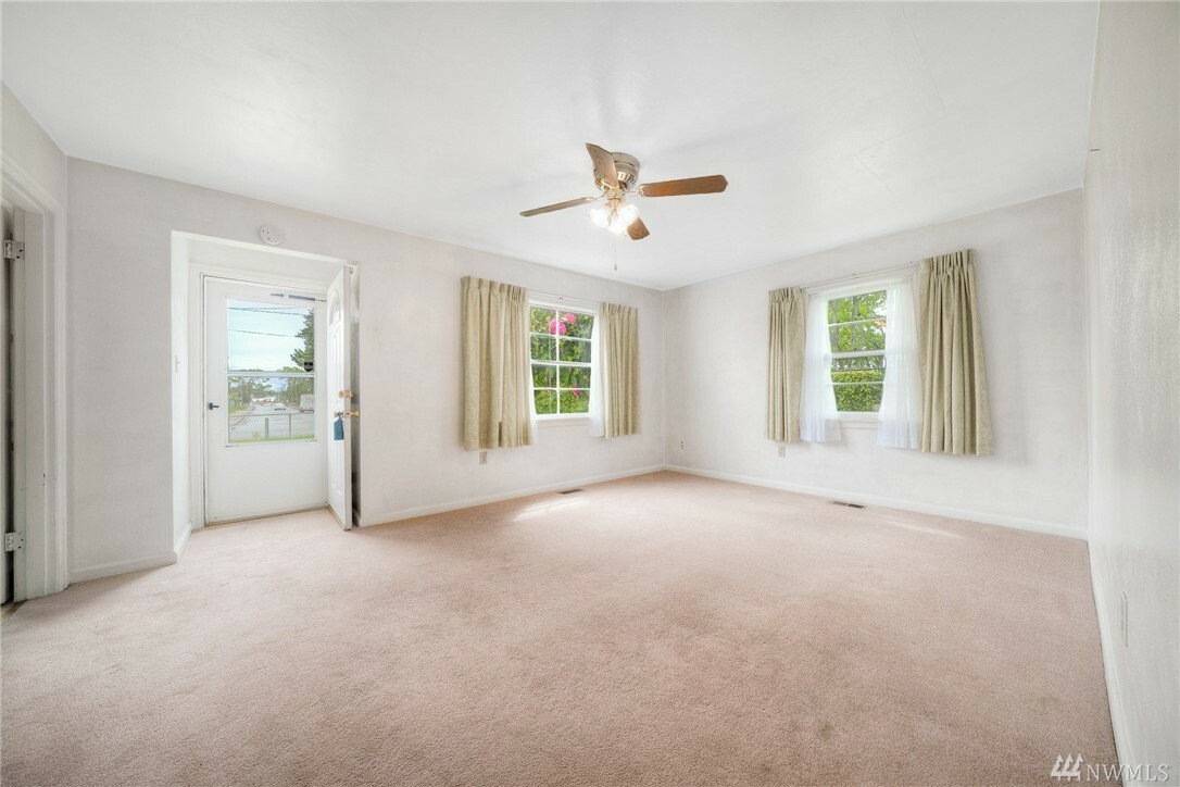 Property Photo: 15412 Portland Ave SW WA 98498