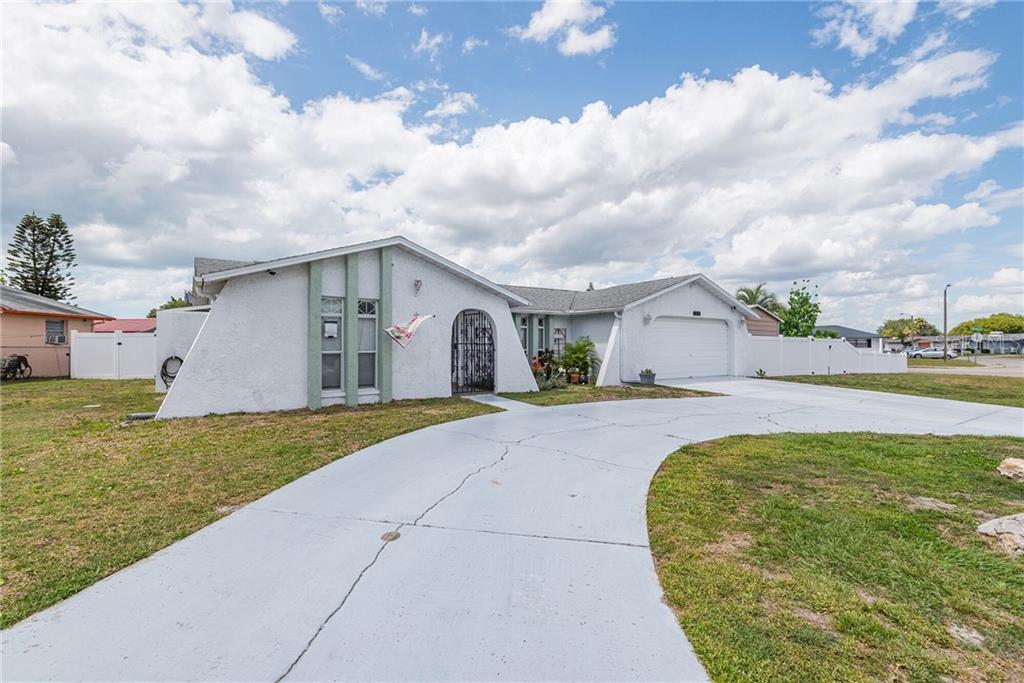 Property Photo: 7335 Lincoln Park Lane FL 34668
