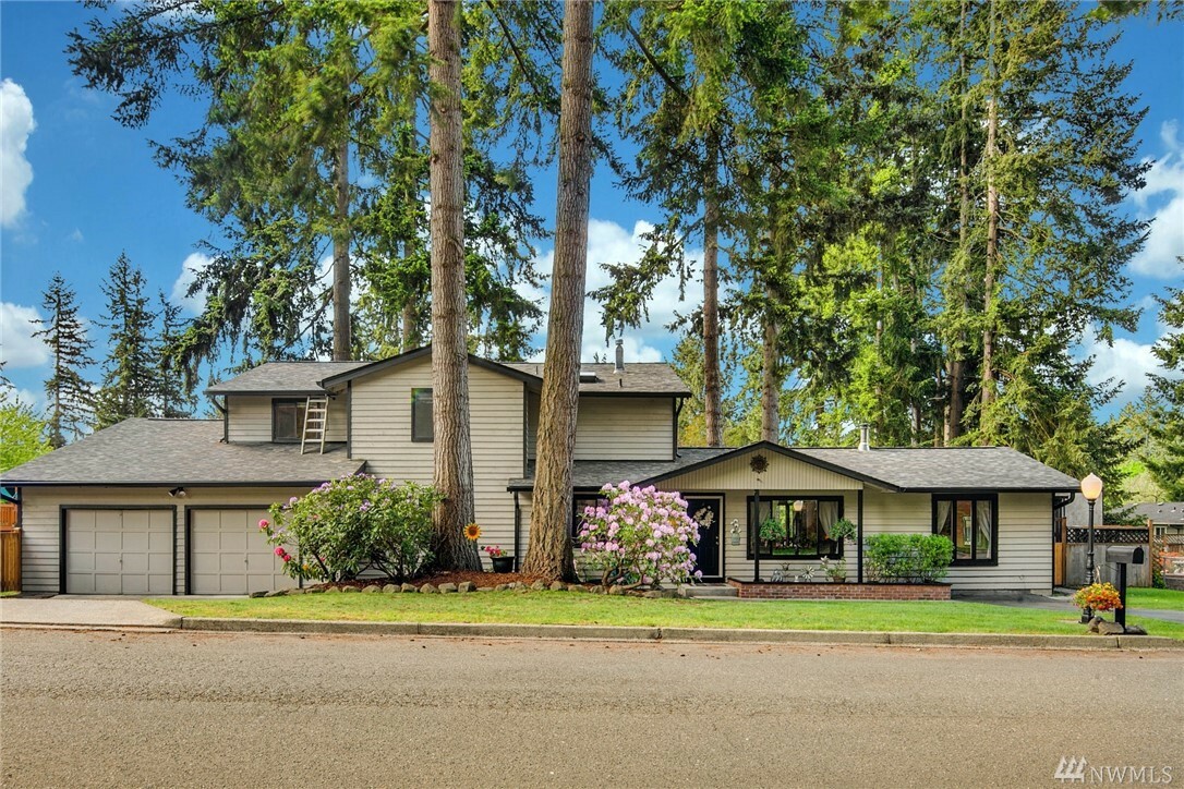 Property Photo:  14515 SE 139th Place  WA 98059 