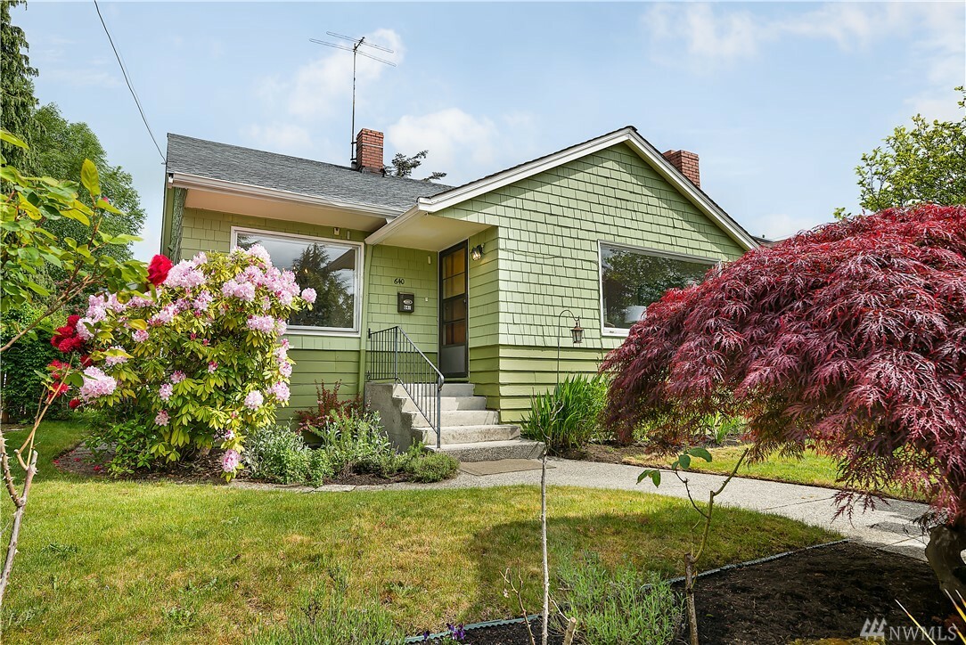 Property Photo:  640 NW 75th St  WA 98117 