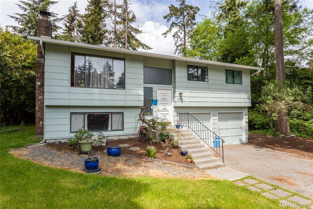 Property Photo:  2087 Crosswoods Cir  WA 98277 